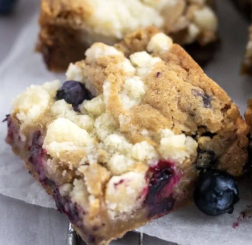 Blueberry Cheesecake Cobbler Blondies